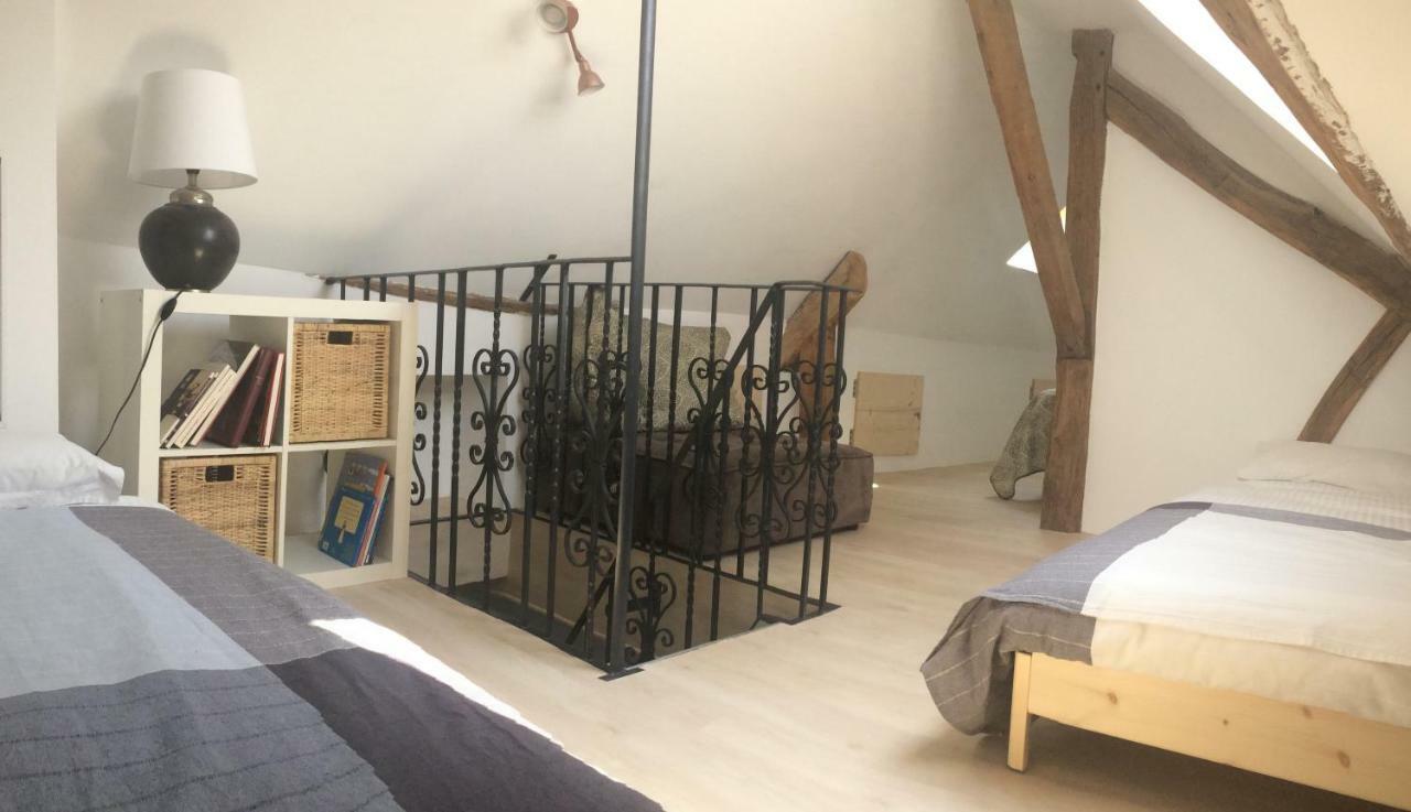 Bed and Breakfast Au Coeur De Nuits Exterior foto